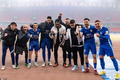 中超名帅隐退江湖：足球风云人物赋闲在家传奇故事