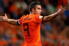 热刺对布伦特福德：零封策略遇闪电战挑战，防守速度对决激战升级