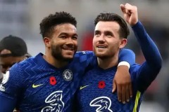 哈兰德与阿坎吉：跨越赛场的足球兄弟情谊，多特黄金岁月至曼城新征程